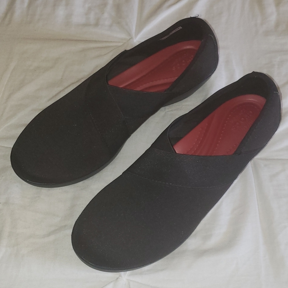 Black Crocs